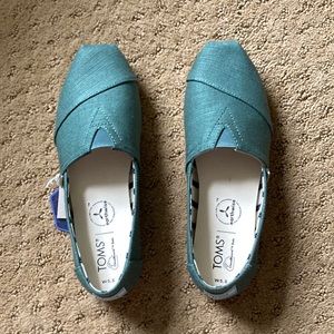 Womens 5.5 Green Toms